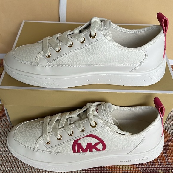 MICHAEL KORS SHEA LACE UP FAUX LEATHER
49R4SHFS1L
ELECTRIC PINK
Fashion Sneakers - Picture 2 of 16